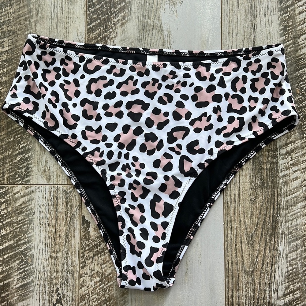 Leopard bikini bottoms